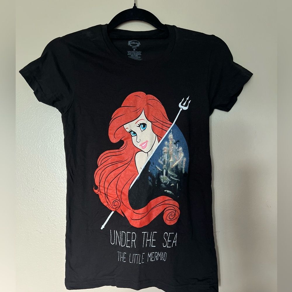 Disney Black Little Mermaid Cotton Tee Size Medium